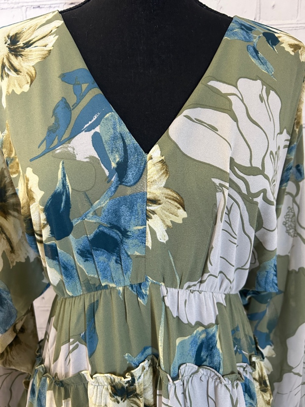 NWOT Onetheland Floral V-Neck Tiered Maxi Dress - Olive Green size medium. - Picture 2 of 6